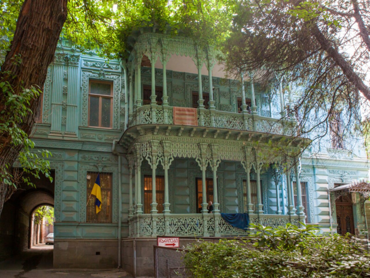 ТБИЛИСИ: XX век в архитектуре Тбилиси. От эклектики до брутализма-9
