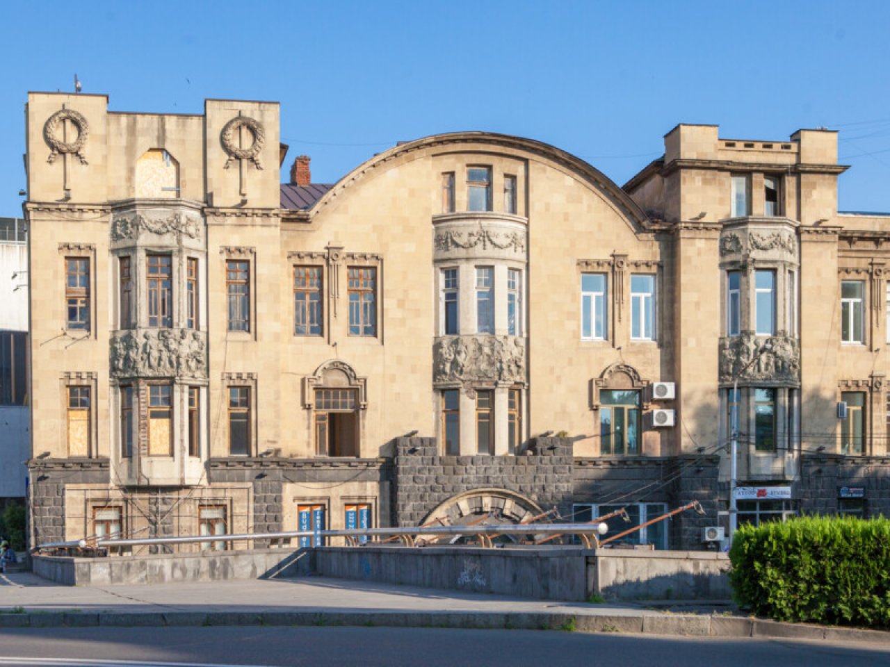 ТБИЛИСИ: XX век в архитектуре Тбилиси. От эклектики до брутализма-37